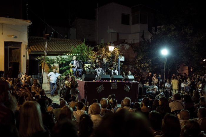 Νύχτα μαγική με την «Παρέα του Τσιτσάνη» στην Ανω Πόλη - εικόνα 4