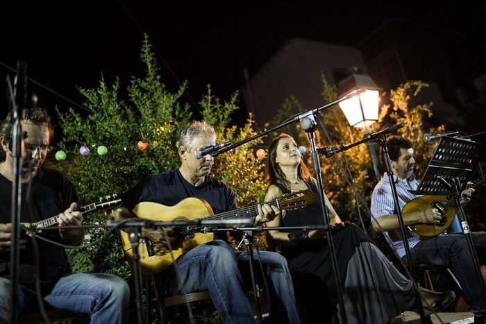 Νύχτα μαγική με την «Παρέα του Τσιτσάνη» στην Ανω Πόλη - εικόνα 6