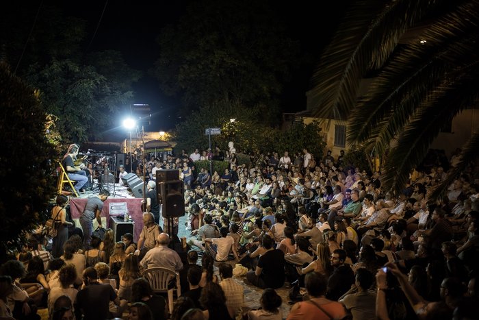 Νύχτα μαγική με την «Παρέα του Τσιτσάνη» στην Ανω Πόλη - εικόνα 8