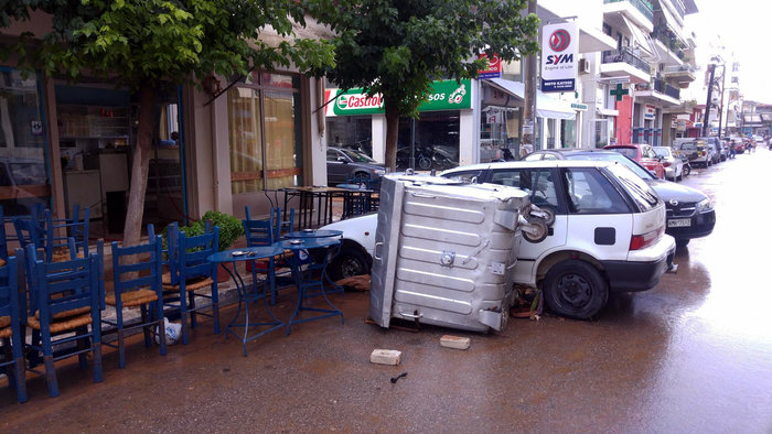 Η θεομηνία χτύπησε την Ελλάδα: Σοκαριστικές εικόνες - εικόνα 17