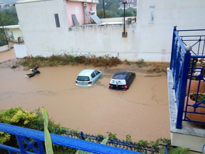 Η θεομηνία χτύπησε την Ελλάδα: Σοκαριστικές εικόνες - εικόνα 25