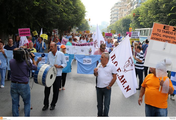 Πορεία ΠΟΕΔΗΝ στη Θεσ/νίκη με φαντασία και δύο μαύρα άλογα - εικόνα 9