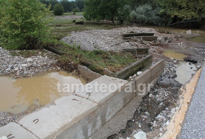 Μεγάλες καταστροφές στην Καλαμπάκα από τη νεροποντή - εικόνα 2