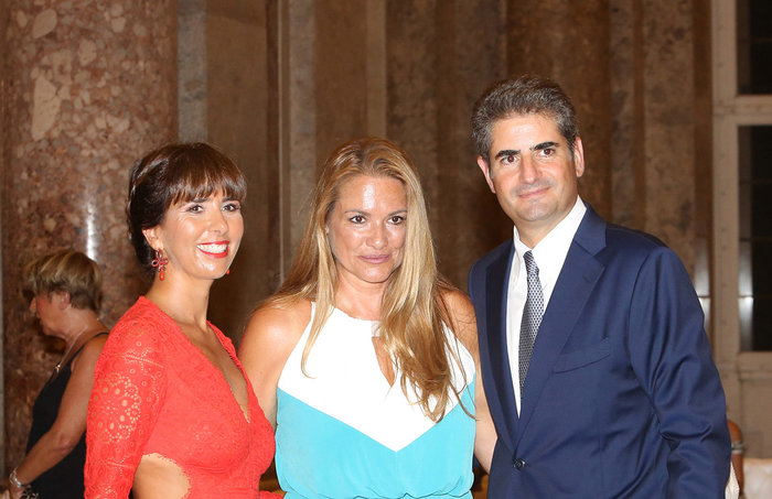 Barbara Cimmino, Επικεφαλής Μάρκετινγκ και Σχεδιασμού Προϊόντων της Inticom. Ντιάνα Σπανού, Ιδιοκτήτρια της AdsAdhoc, εταιρείας επικοινωνίας της Carpisa στην Ελλάδα & Francesco Pinto, Δ. Σ., του ομίλου Pianoforte Holding