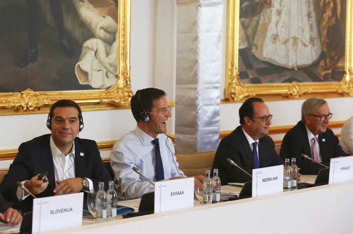 Mέρκελ από Μπρατισλάβα: Κρίσιμη η κατάσταση στην ΕΕ - εικόνα 3
