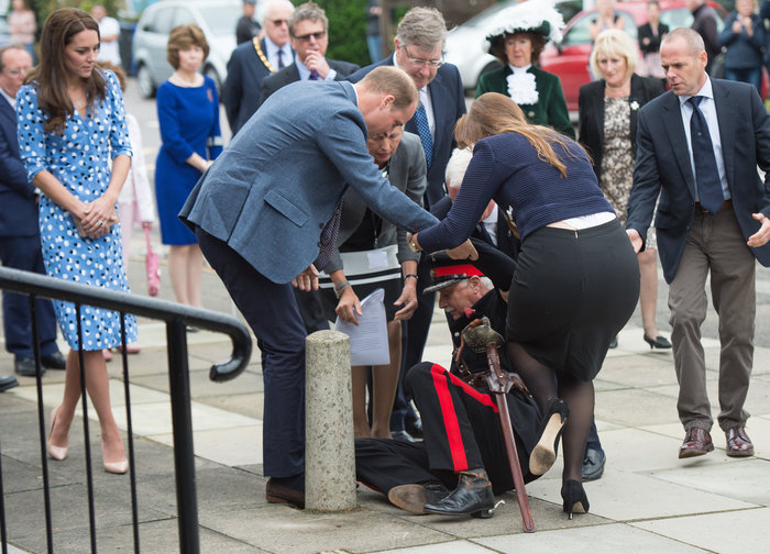 Οι «θεϊκές» γάμπες της Κέιτ Μίντλετον προκάλεσαν ατύχημα [Εικόνες] - εικόνα 4