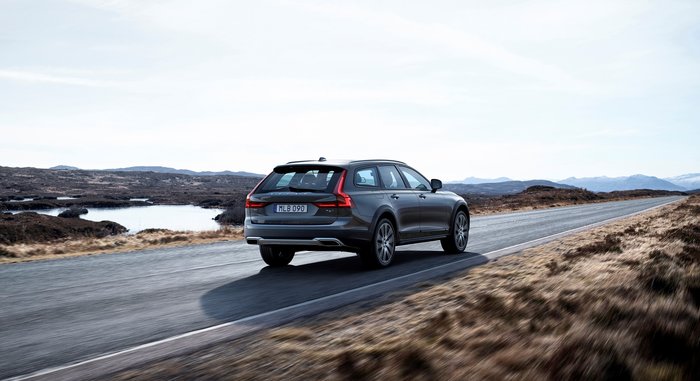 Volvo V90 Cross Country: Σκληροτράχηλη πολυτέλεια - εικόνα 2