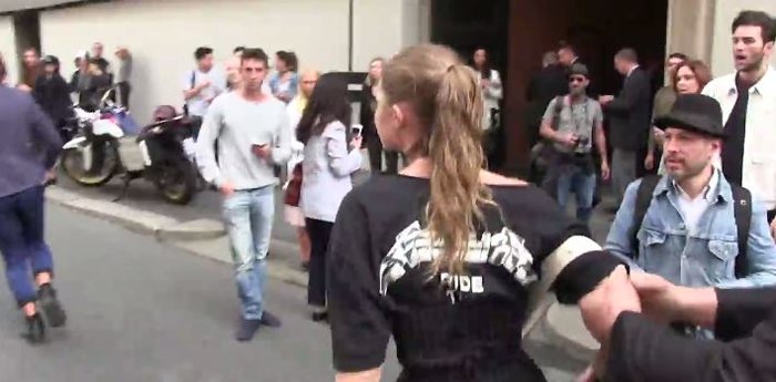 Θύμα επίθεσης από άγνωστο έπεσε η Τζίτζι Χαντίντ [Βίντεο] - εικόνα 6