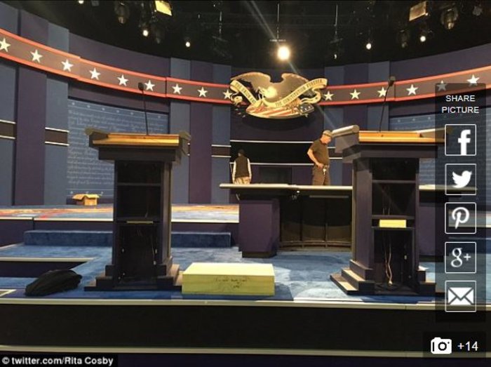 Χίλαρι Vs Τραμπ: Λίγο πριν το debate - Γιατί θα έχουν διαφορετικά πόντιουμ;
