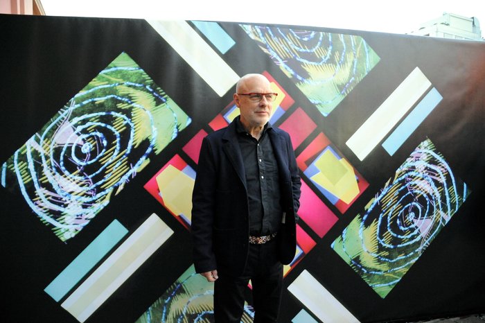 B.Eno:Ο παραγωγός του Bowie και των U2 έρχετα. Μια ματιά στη ζωή του - εικόνα 2