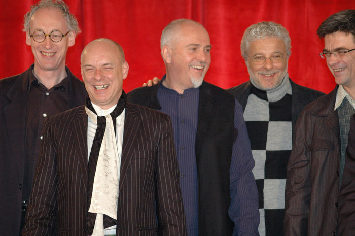 B.Eno:Ο παραγωγός του Bowie και των U2 έρχετα. Μια ματιά στη ζωή του - εικόνα 4