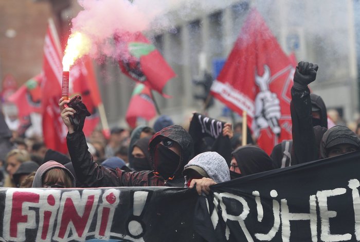 Μεγάλες διαδηλώσεις στο Βέλγιο κατά των μέτρων λιτότητας - εικόνα 2