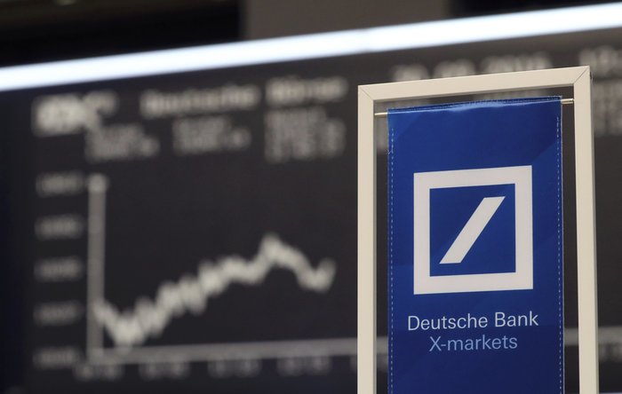 Επιχείρηση διάσωσης της Deutsche από Ομπάμα και Μέρκελ