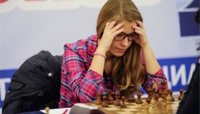 Η 16χρονη Σταυρούλα Τσολακίδου παγκόσμια πρωταθλήτρια στο σκάκι νέων