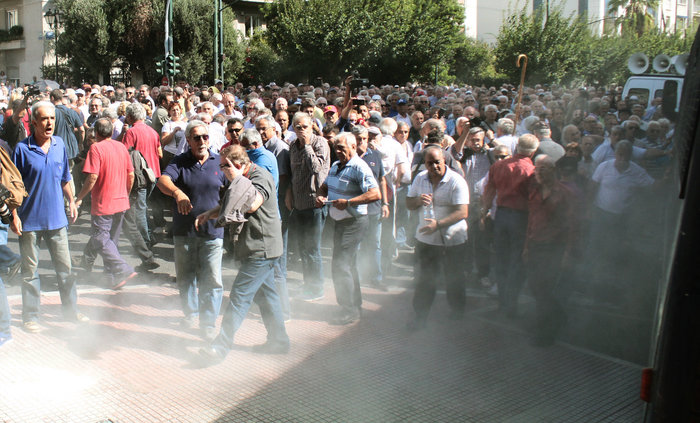 Βρέθηκε ο αστυνομικός που «ψέκασε» τους συνταξιούχους