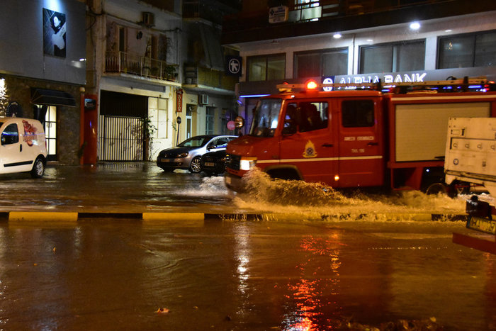 Χάος στην Αγρολίδα με πτώσεις δέντρων και πλημμύρες - εικόνα 7