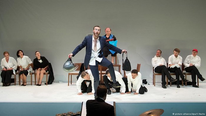 Ο «μινώταυρος» Σόιμπλε, ο Βαρουφάκης & οι καθαρίστριες στη γερμανική σκηνή - εικόνα 3