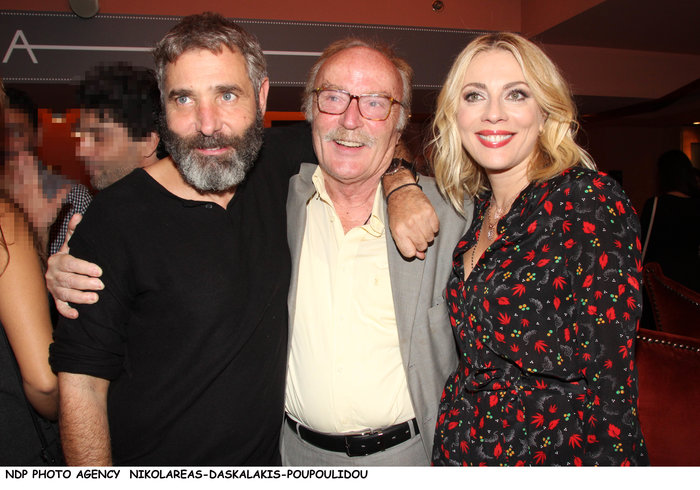 Το τρυφερό φιλί του Ντίνου Καρύδη στην Σμαράγδα - εικόνα 5