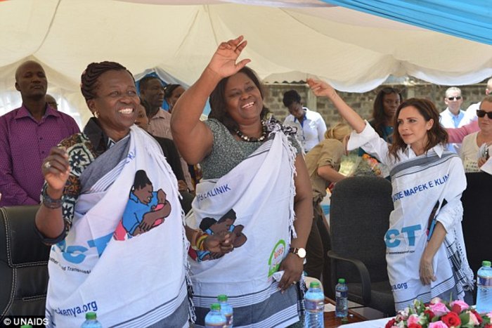 Στην Κένυα η Bικτόρια Μπέκαμ για καλό σκοπό [ΕΙΚΟΝΕΣ] - εικόνα 4