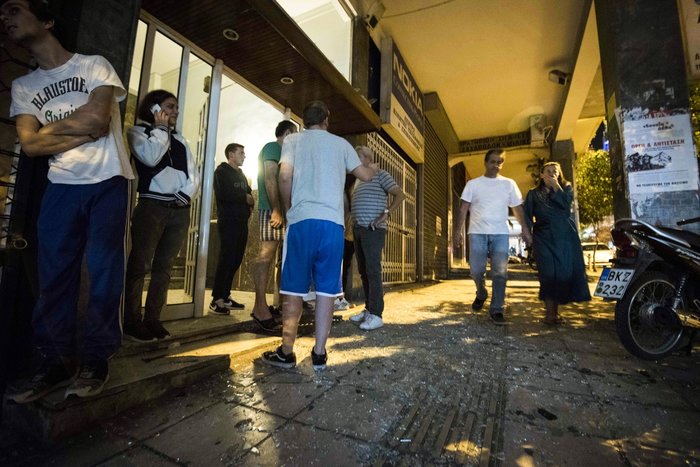Δείτε εικόνες από την έκρηξη βόμβας στα Εξάρχεια - εικόνα 13