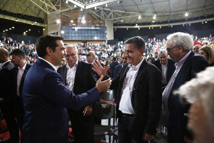 Τo....μπατσάκι Τσίπρα στον Καμμένο - εικόνα 18