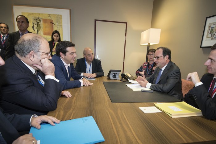 Χωρίς χειροπιαστό αποτέλεσμα οι συναντήσεις με Μέρκελ-Ολάντ