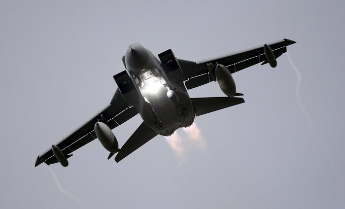 Βρετανικά Tornado βομβαρδίζουν τον ISIS στη Συρία - εικόνα 2