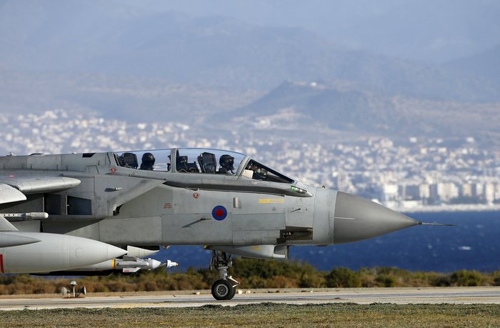 Βρετανικά Tornado βομβαρδίζουν τον ISIS στη Συρία - εικόνα 4