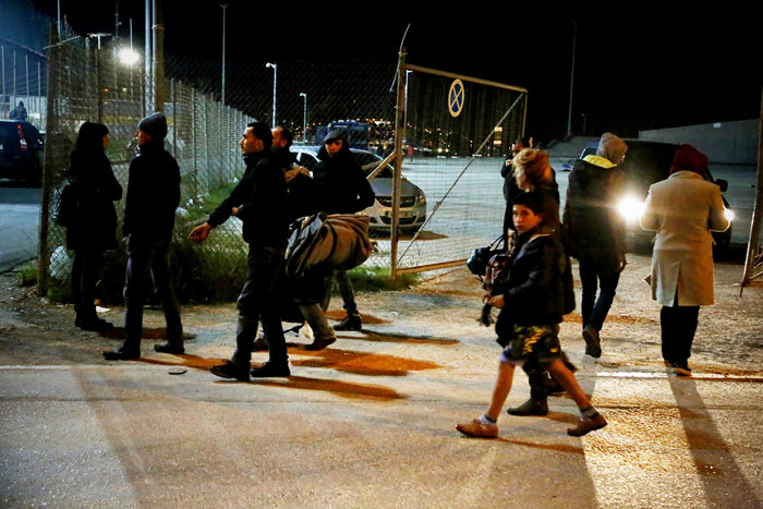Στην Αθήνα 2.300 μετανάστες από την Ειδομένη [εικόνες] - εικόνα 4