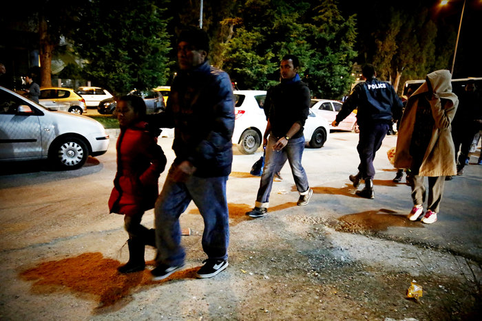 Στην Αθήνα 2.300 μετανάστες από την Ειδομένη [εικόνες] - εικόνα 6