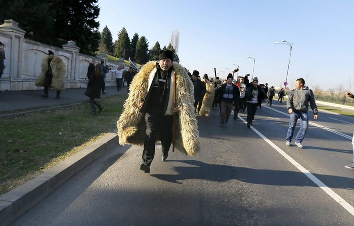 «Εισβολή» οργισμένων τσοπάνηδων στη Βουλή - εικόνα 3