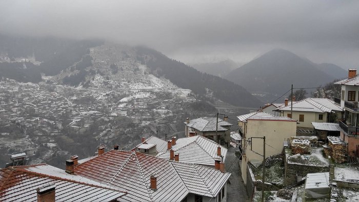 Μύρισε Χριστούγεννα! Χιόνια σε Ηπειρο, Πήλιο, Καρπενήσι
