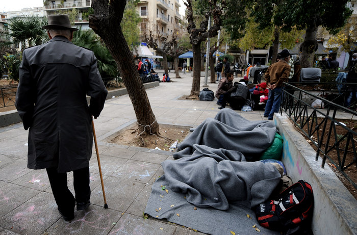 Στο έλεος του ψύχους χιλιάδες πρόσφυγες και μετανάστες - εικόνα 9