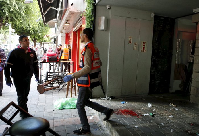 Τελ Αβίβ: Aνθρωποκυνηγητό για τον ένοπλο που γάζωσε θαμώνες σε μπαρ - εικόνα 3
