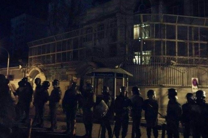 Οργή στο Ιράν, πυρπόλησαν την πρεσβεία της Σ. Αραβίας - εικόνα 2
