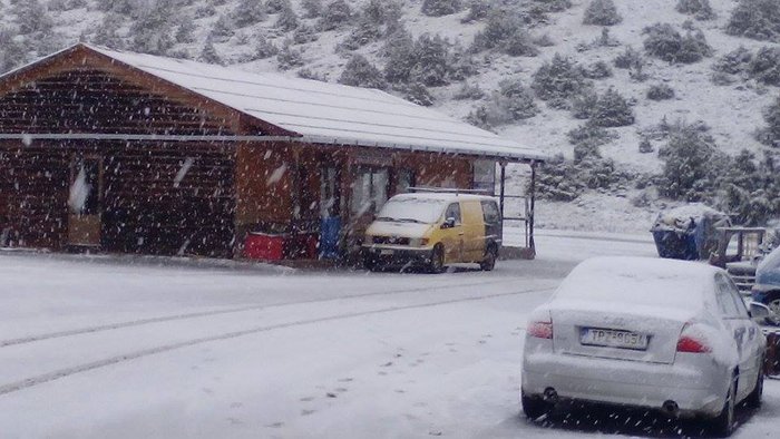 Χιόνια και στην ορεινή Πελοπόννησο, ποια χωριά έχουν ντυθεί στα λευκά! - εικόνα 2