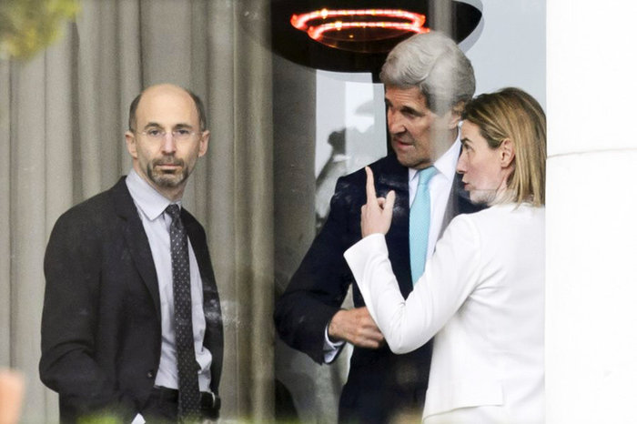 Politico: Αυτός είναι ο άνθρωπος που έβαλε ο Ομπάμα να τσακίσει το ISIS