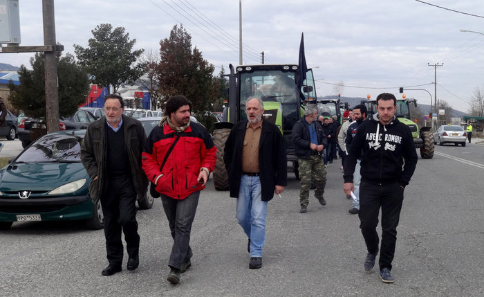 Στο δρόμο με τους αγρότες ξαναβγήκε ο Λαφαζάνης - εικόνα 2