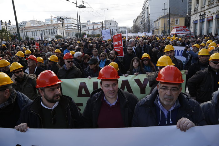 Χιλιάδες ελεύθεροι επαγγελματίες στα Προπύλαια - εικόνα 2