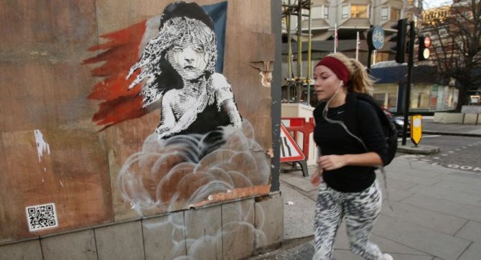 Το νέο έργο του Μπάνκσι για τους πρόσφυγες του Καλαί