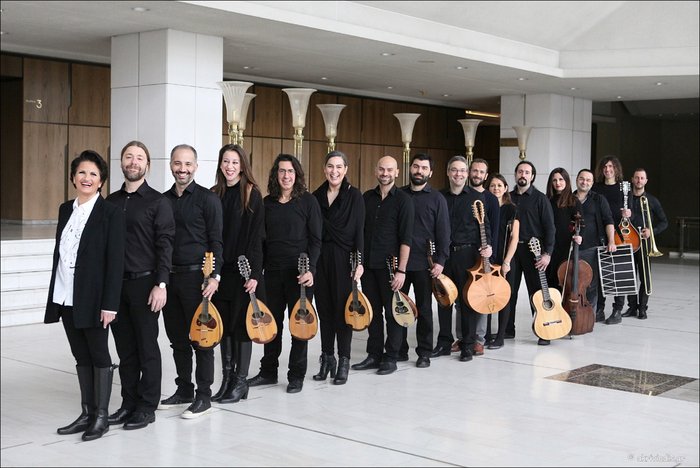 Η Άλκηστις Πρωτοψάλτη παίζει με το χρόνο και μιλάει για όλα στο ΤheTOC