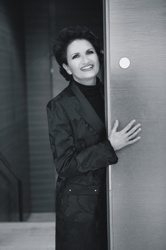 Η Άλκηστις Πρωτοψάλτη παίζει με το χρόνο και μιλάει για όλα στο ΤheTOC - εικόνα 2