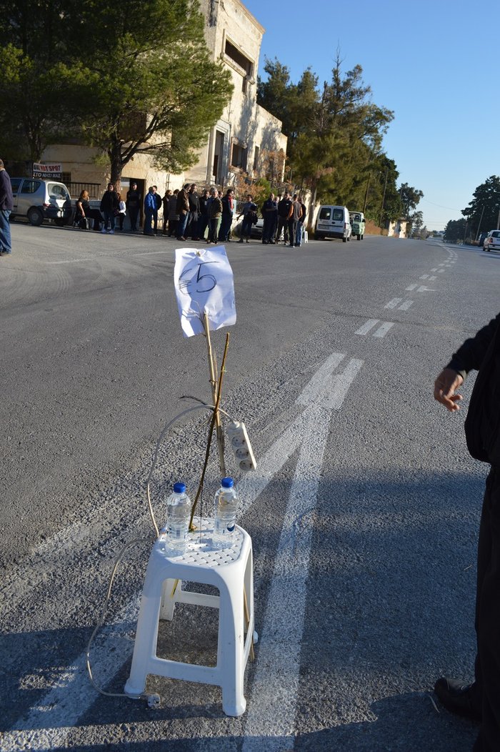 Τρόλαραν τον Καμμένο με μπουκάλια και πολύμπριζα στην Κω - εικόνα 3