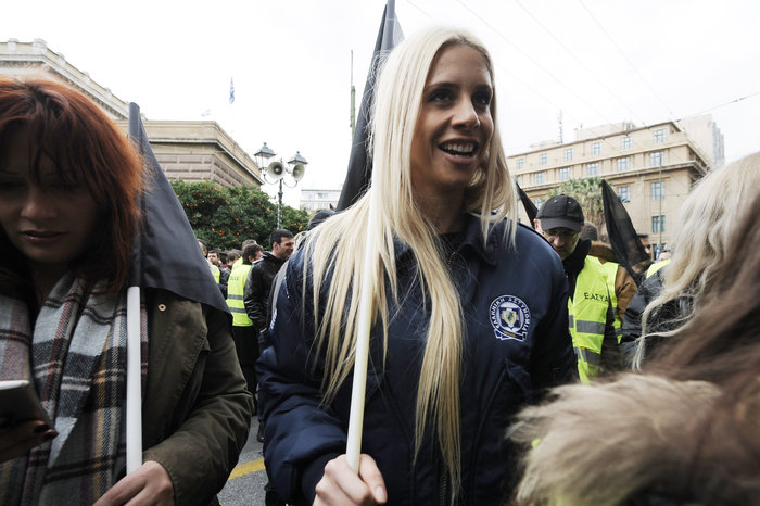 Και οι ένστολοι στους δρόμους για το ασφαλιστικό - εικόνα 6