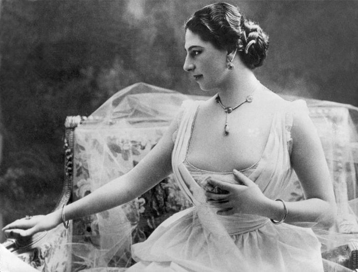 Η μυθική ζωή της απόλυτης femme fatale Μάτα Χάρι γίνεται μπαλέτο - εικόνα 8