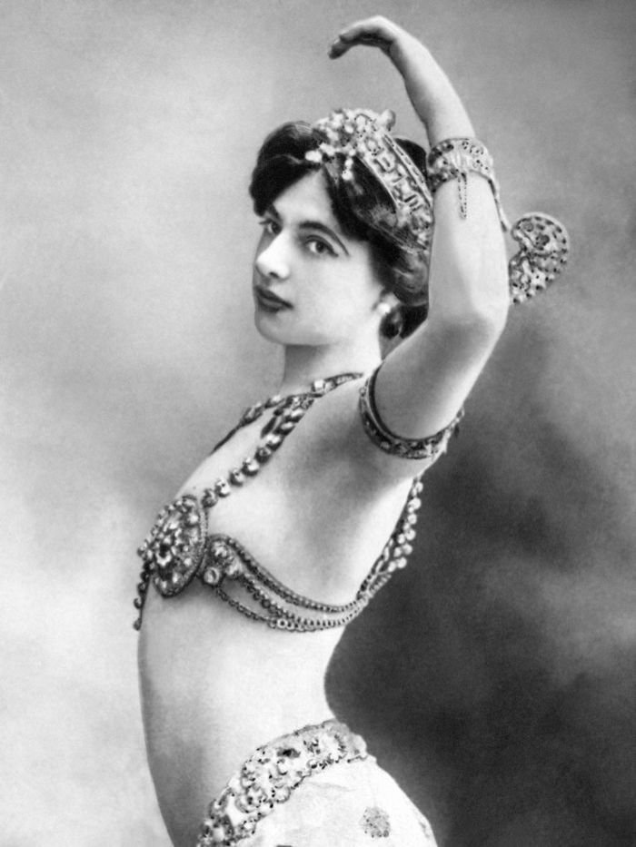 Η μυθική ζωή της απόλυτης femme fatale Μάτα Χάρι γίνεται μπαλέτο - εικόνα 9