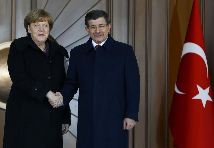 Ξανά στην Άγκυρα η Άνγκελα Μέρκελ για το προσφυγικό - εικόνα 2