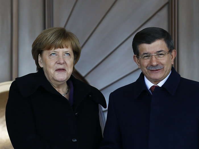 Η Μέρκελ χαιρέτησε τους στρατιώτες στα τουρκικά - εικόνα 4