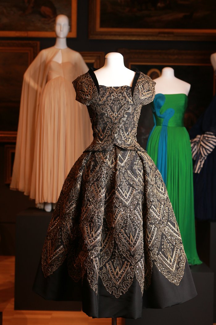 Evening dress (Mexico) (1954) by Christian DiorAutumn–winter silk (faille, velvet), metallic thread, sequins