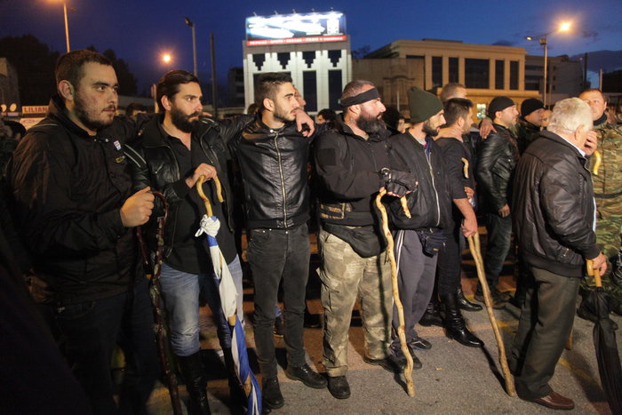 Στην Αθήνα με τους αγρότες και ο «σέξι Κρητικός»